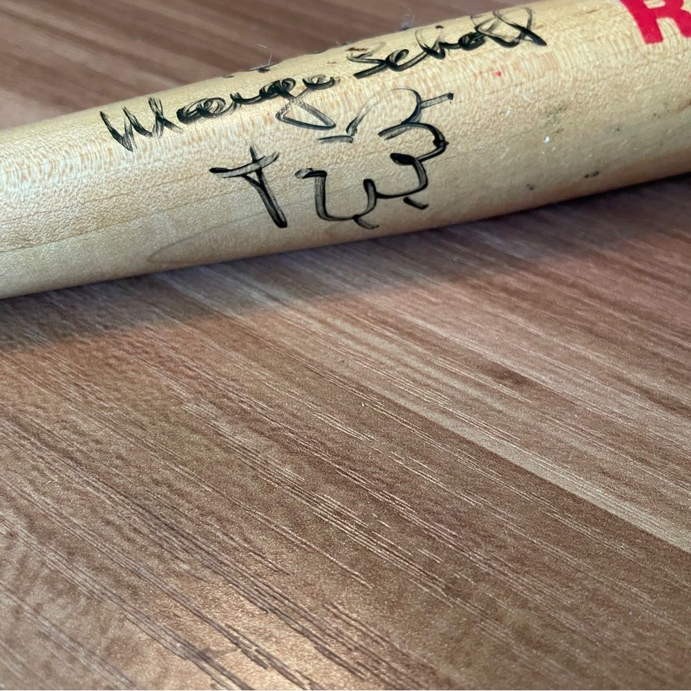 Autographed Marge Schott Cincinnati Reds Mini Bat - Picture 5 of 7